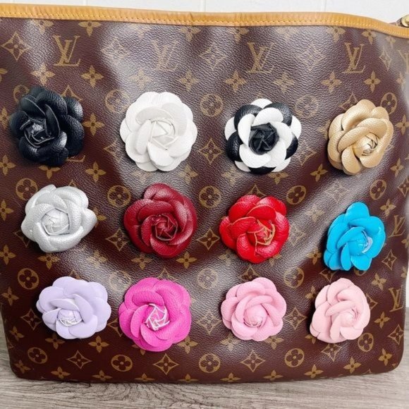 Camellia Flower Vegan Leather Magnetic Bag Charm - Picture 9 of 9
